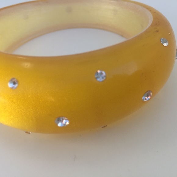 Acrylic bangle - Picture 2 of 2